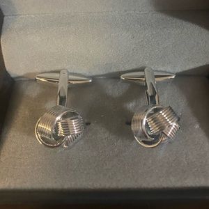 Silver knot cuff links